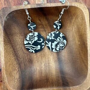 Double Circle Fashion Earrings Black White Floral Retro Boho Cottagecore EUC
